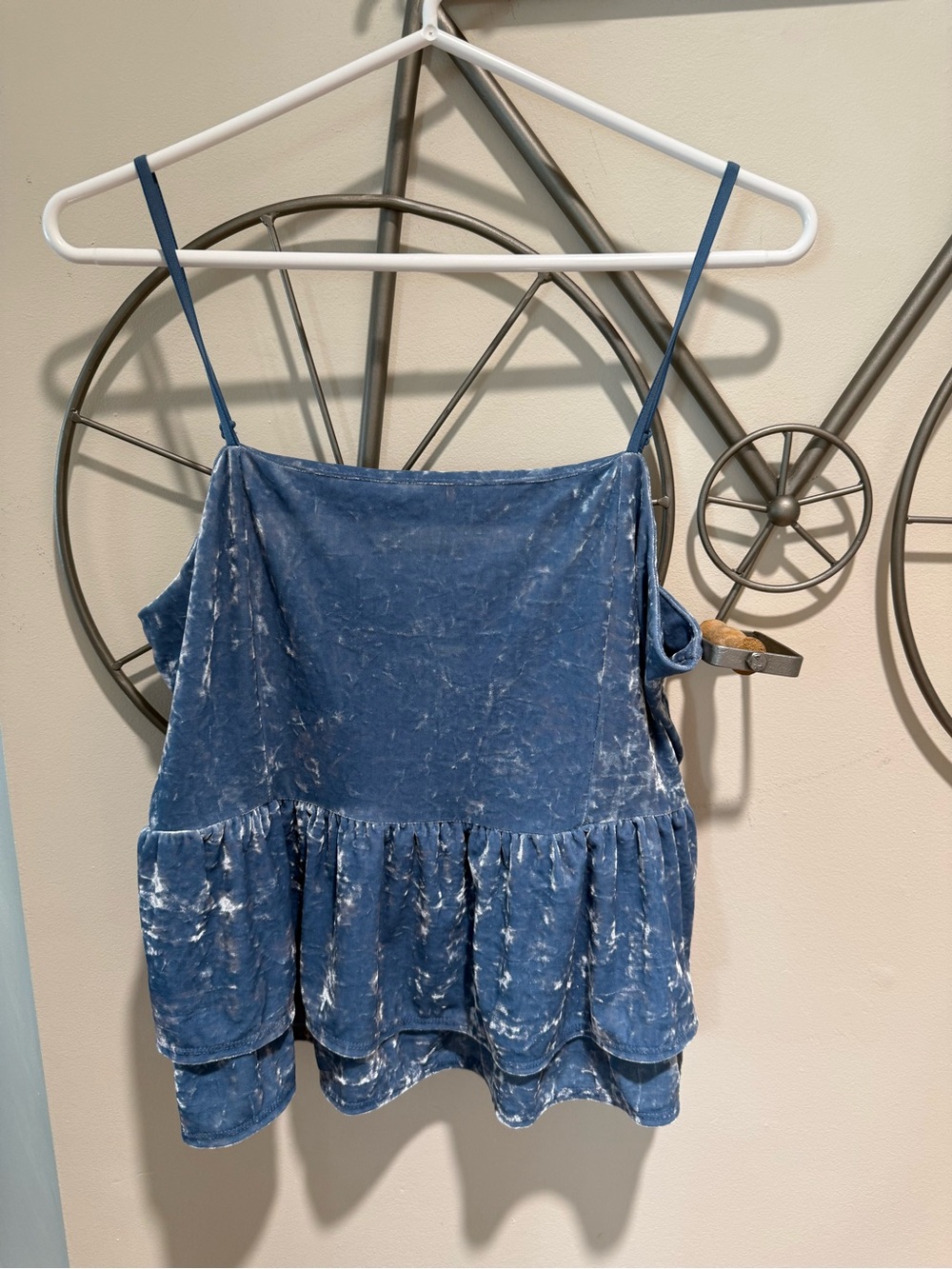 American Eagle Blue Velvet Tiered Spaghetti Strap Tank Top Size L NWOT